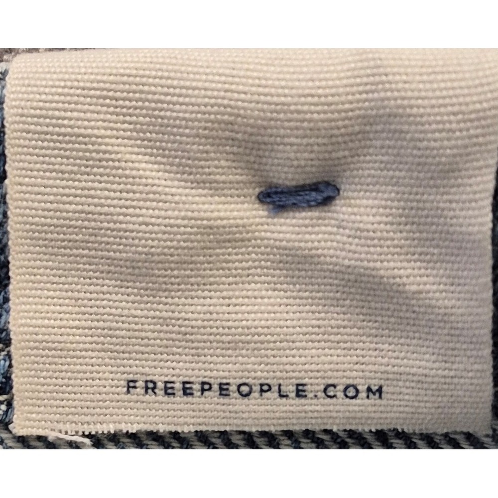 NWOT Free People We the Free Osaka Midrise Barrel Jeans 27 button fly light wash - Picture 11 of 16